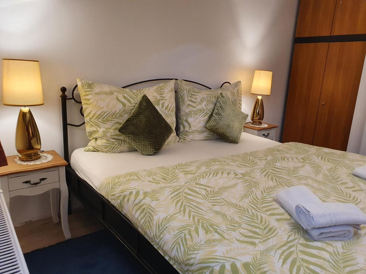 Karmelita Boutique Apartman Sopron Exteriör bild