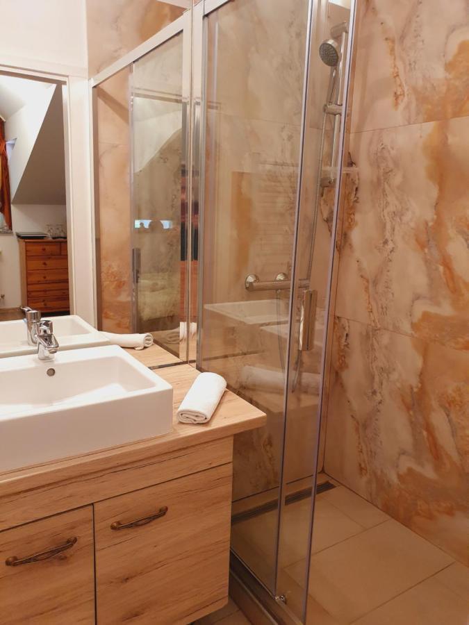 Karmelita Boutique Apartman Sopron Exteriör bild