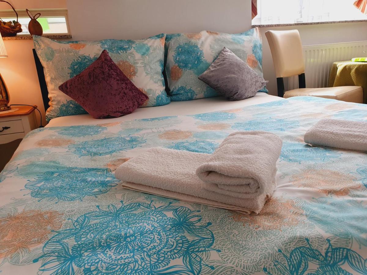 Karmelita Boutique Apartman Sopron Exteriör bild