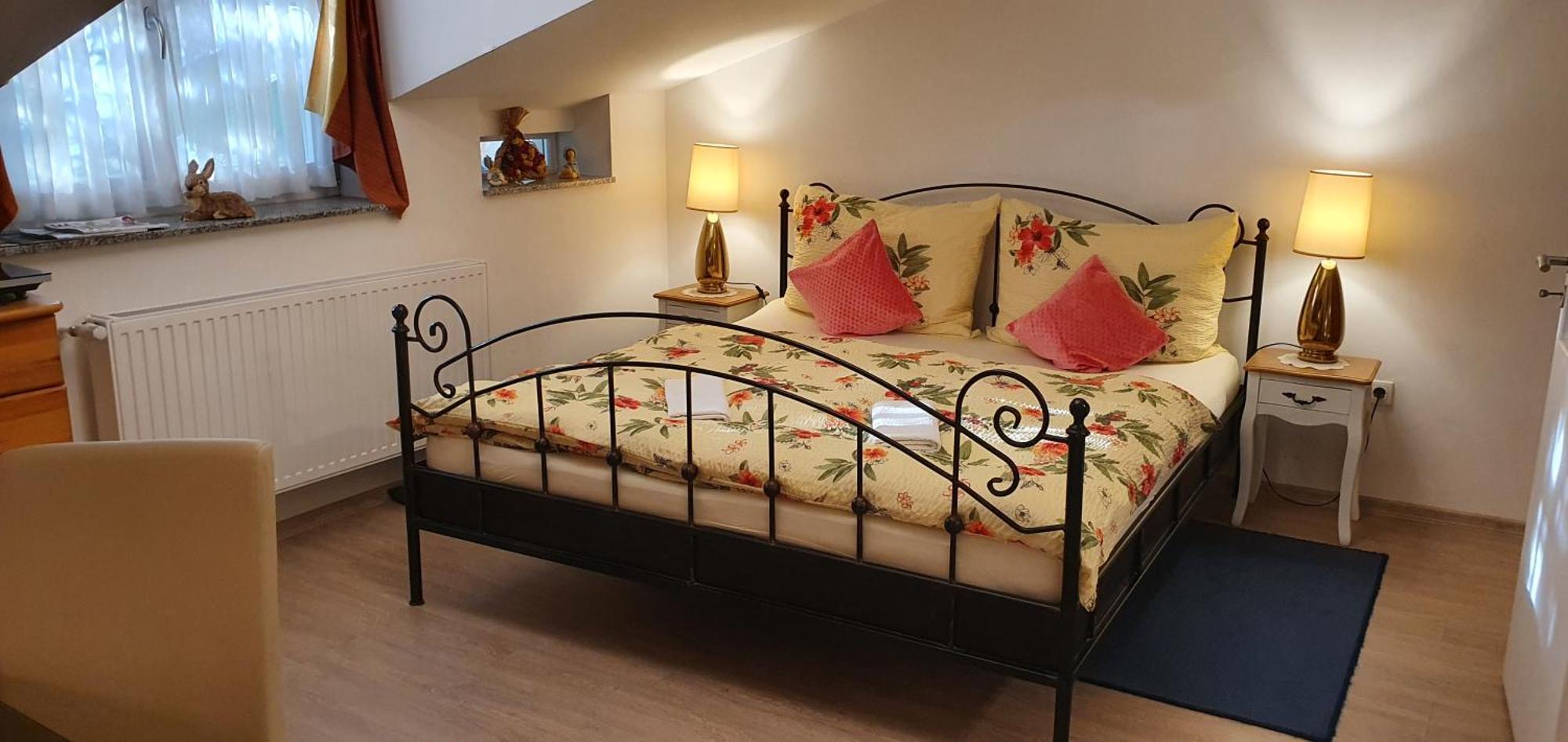 Karmelita Boutique Apartman Sopron Rum bild