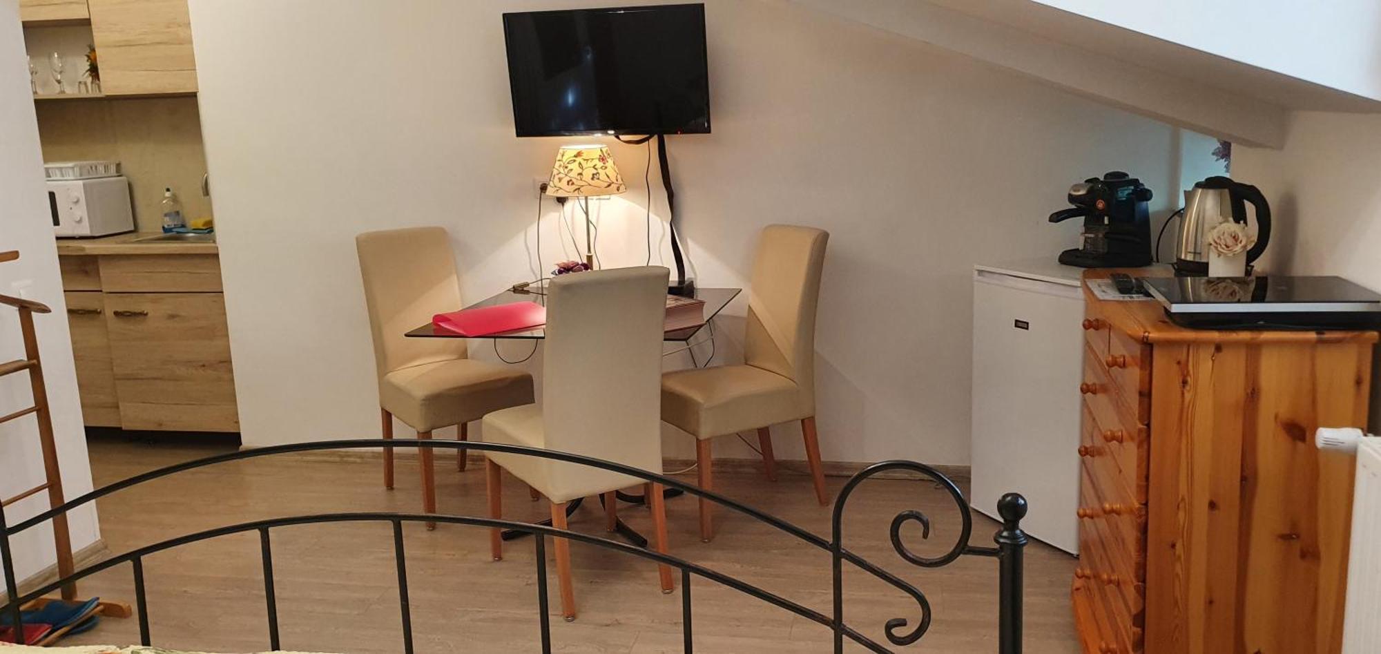 Karmelita Boutique Apartman Sopron Rum bild