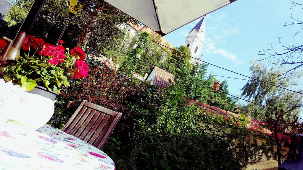 Karmelita Boutique Apartman Sopron Exteriör bild