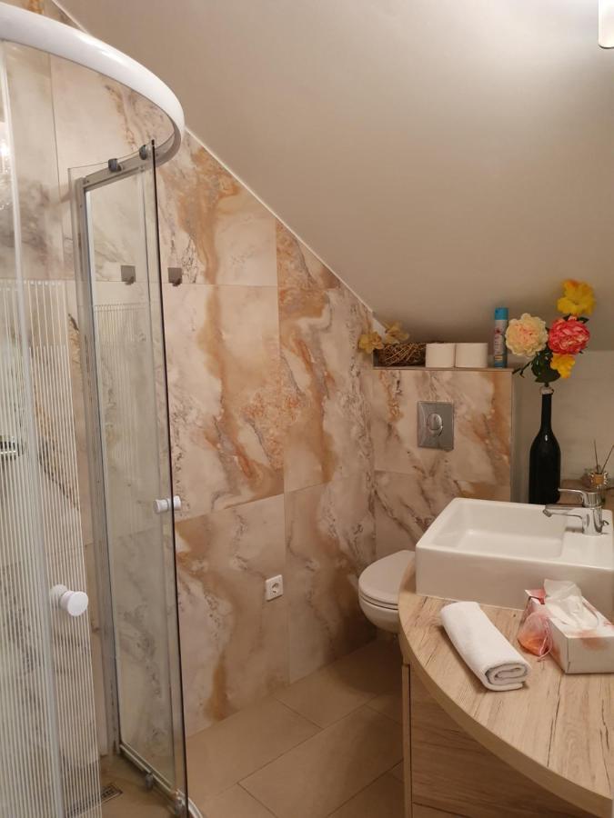 Karmelita Boutique Apartman Sopron Exteriör bild