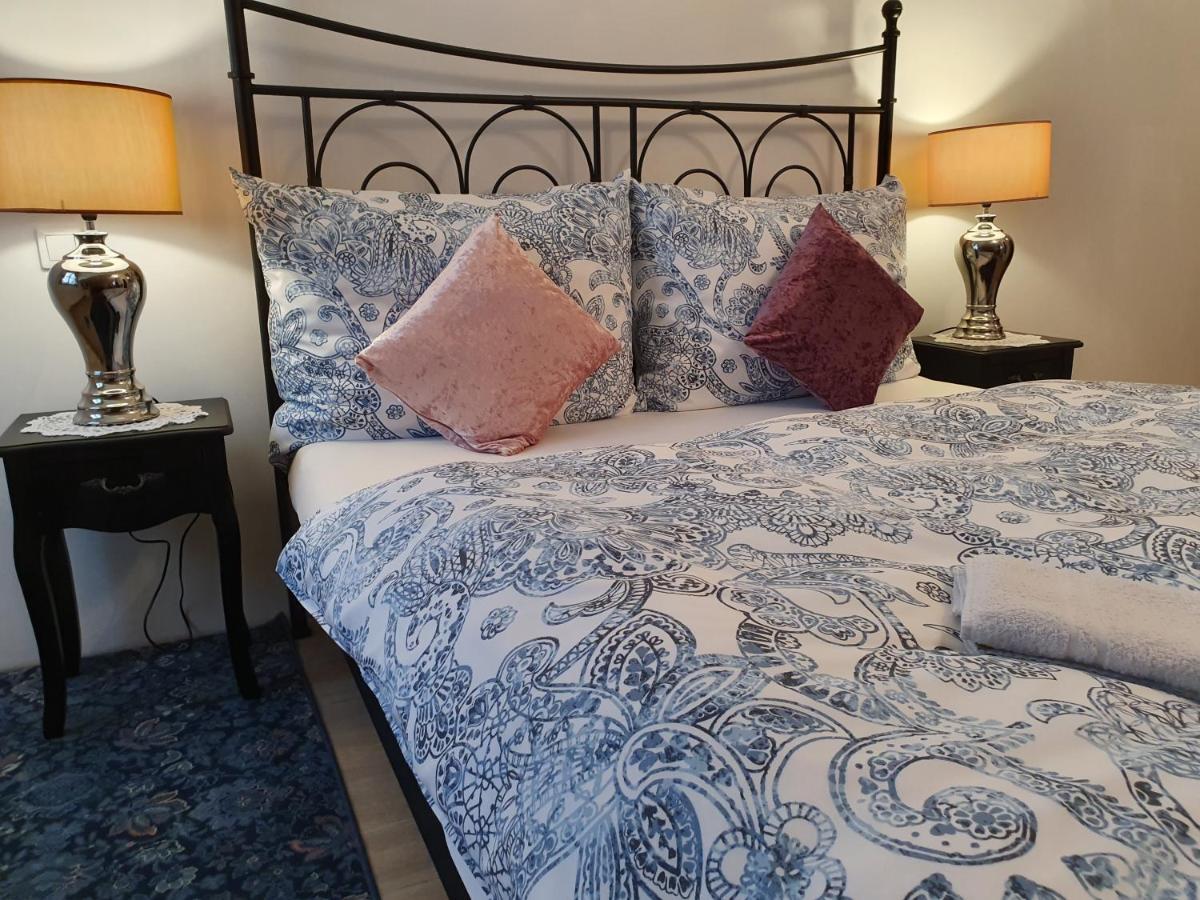 Karmelita Boutique Apartman Sopron Exteriör bild